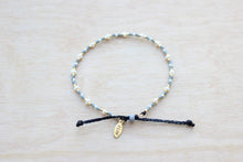 Cargar imagen en el visor de la galería, Dash Fresh Water Pearls Beaded Bracelet