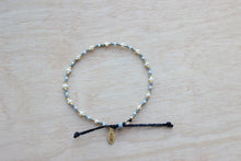 Cargar imagen en el visor de la galería, Dash Fresh Water Pearls Beaded Bracelet