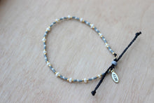 Cargar imagen en el visor de la galería, Dash Fresh Water Pearls Beaded Bracelet