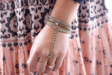 Cargar imagen en el visor de la galería, Drip Hand Chain