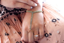 Cargar imagen en el visor de la galería, Drip Hand Chain