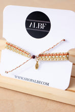 Cargar imagen en el visor de la galería, The Lily Bracelet