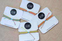 Cargar imagen en el visor de la galería, Glow Away Ultimate Bracelet Set
