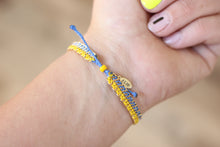 Cargar imagen en el visor de la galería, Freedom Square Ukrainian Support Bracelet