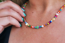 Load image into Gallery viewer, Flowers and Pearls Necklace