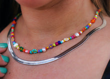 Load image into Gallery viewer, Flowers and Pearls Necklace