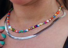 Load image into Gallery viewer, Flowers and Pearls Necklace