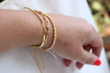 Cargar imagen en el visor de la galería, Dainty White Stacker Bracelet