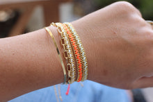 Cargar imagen en el visor de la galería, Dainty White Stacker Bracelet