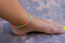 Cargar imagen en el visor de la galería, Poolside Hand Tied Anklet