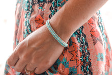 Cargar imagen en el visor de la galería, Its Cool Bracelet