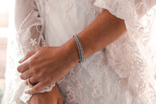 Cargar imagen en el visor de la galería, The Birdie Bracelet