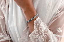 Cargar imagen en el visor de la galería, The Birdie Bracelet