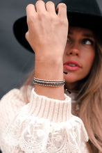 Cargar imagen en el visor de la galería, Moon Shine Bracelet