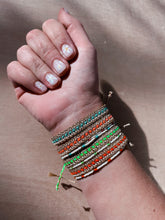 Cargar imagen en el visor de la galería, Summer Pallet Beaded Bracelet Set