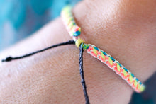 Cargar imagen en el visor de la galería, Electric Yellow Bracelet