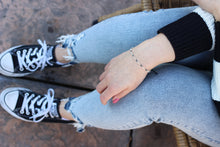 Cargar imagen en el visor de la galería, Roxanne Fresh Water Pearls Beaded Bracelet