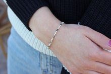 Cargar imagen en el visor de la galería, Roxanne Fresh Water Pearls Beaded Bracelet