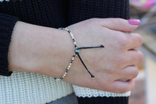 Cargar imagen en el visor de la galería, Roxanne Fresh Water Pearls Beaded Bracelet