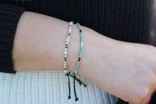 Cargar imagen en el visor de la galería, Roxanne Fresh Water Pearls Beaded Bracelet