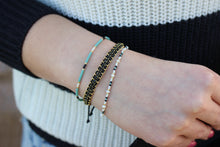 Cargar imagen en el visor de la galería, Roxanne Fresh Water Pearls Beaded Bracelet