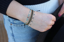Cargar imagen en el visor de la galería, Roxanne Fresh Water Pearls Beaded Bracelet