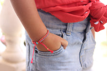 Cargar imagen en el visor de la galería, The Flamingo Bracelet
