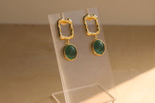 Cargar imagen en el visor de la galería, Serena Emerald Earrings
