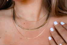 Load image into Gallery viewer, Dainty Gold Necklace
