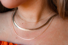 Cargar imagen en el visor de la galería, Mini Snake Chain Necklace
