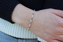 Cargar imagen en el visor de la galería, Roxanne Fresh Water Pearls Beaded Bracelet
